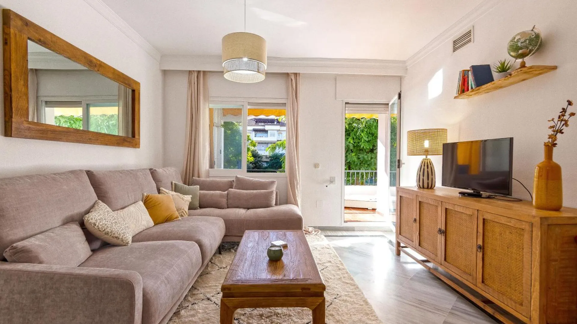 2034 Hacienda Nagueles I Marbella Golden Mile Apartment