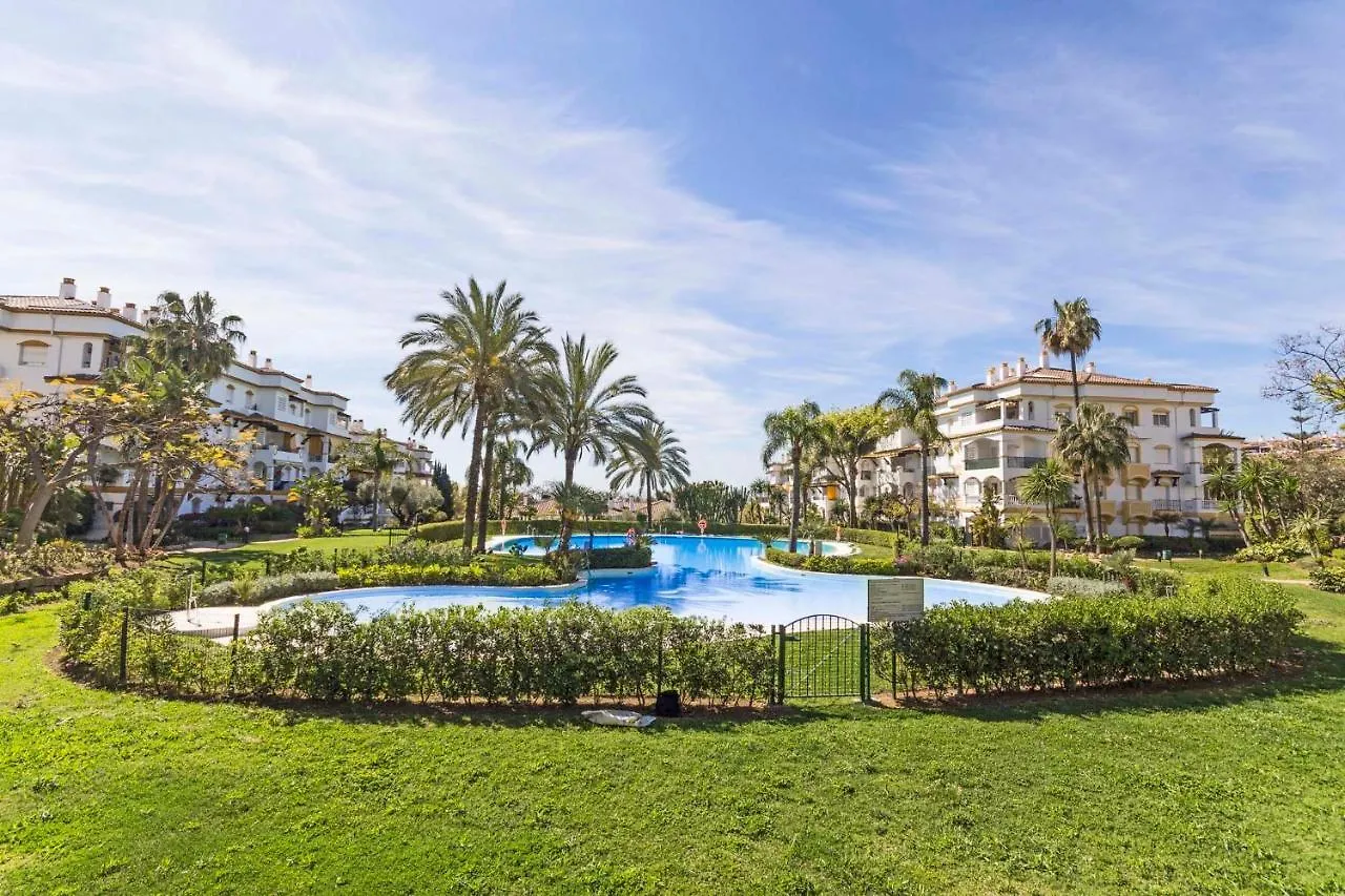 2034 Hacienda Nagueles I Marbella Golden Mile Apartment